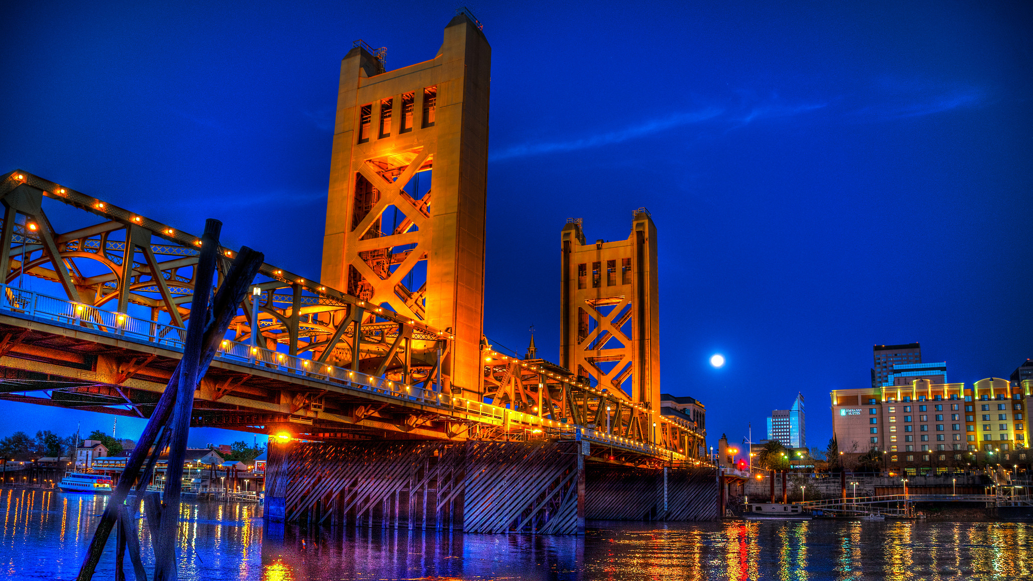 Tower Bridge , Sacramento, California, United States